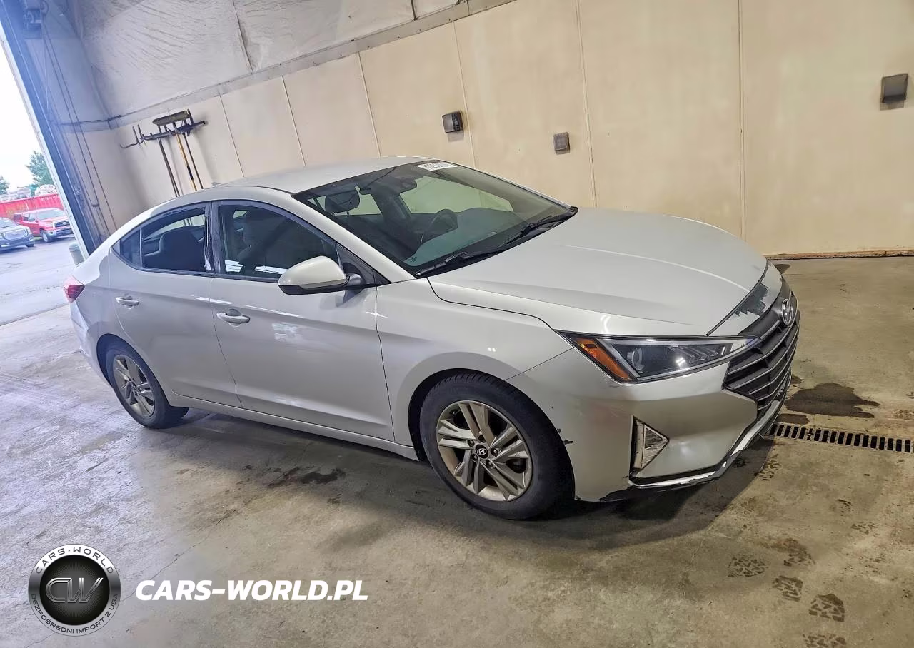 2019 Hyundai Elantra Sel VIN:5NPD84LF2KH462163 - 4