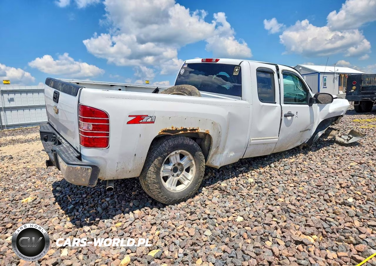 2012 Chevrolet Silverado C1500 Lt VIN:1GCRCSE08CZ203415 - 3