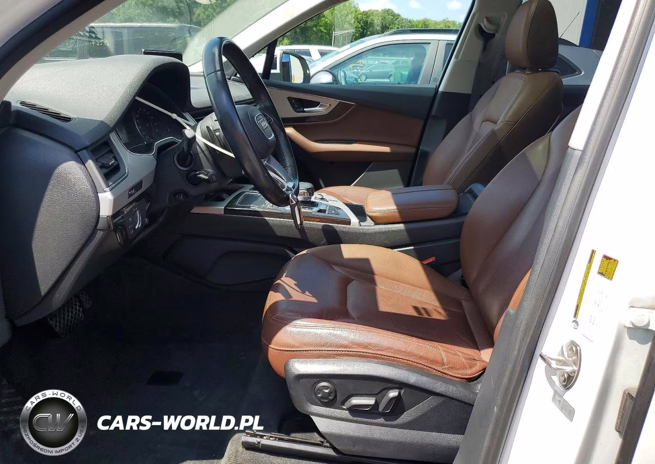 2018 Audi Q7 Premium Plus VIN:WA1LHAF78JD044350 - 7