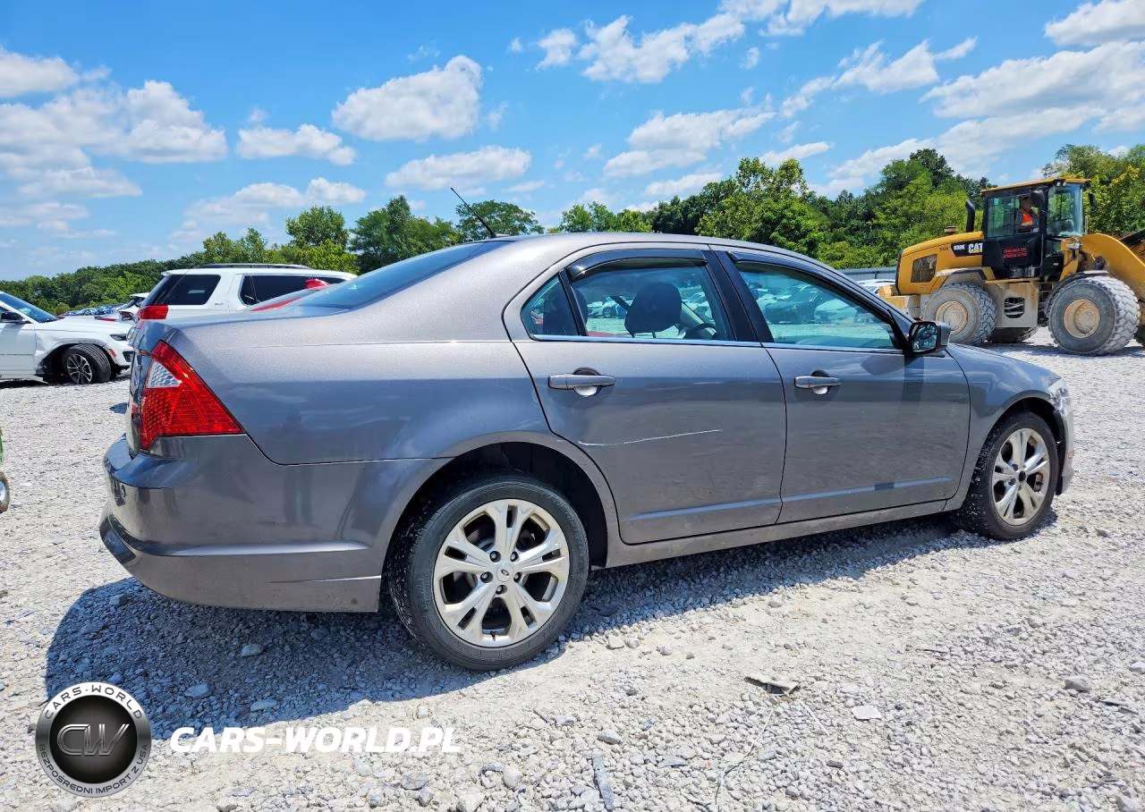 2012 Ford Fusion Se VIN:3FAHP0HA0CR410609 - 3