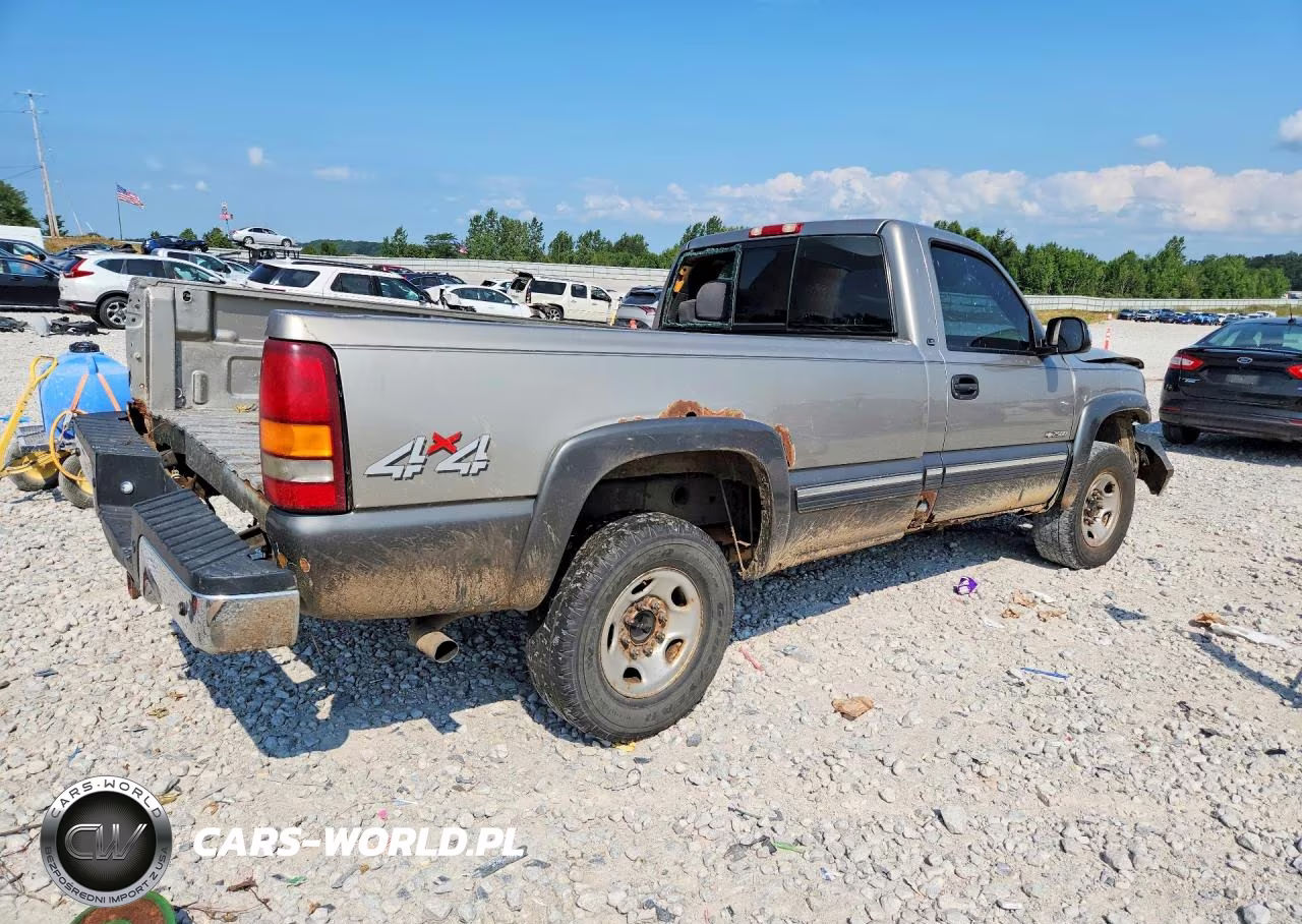 2000 Chevrolet Silverado K2500 VIN:1GCGK24U8YE148431 - 3