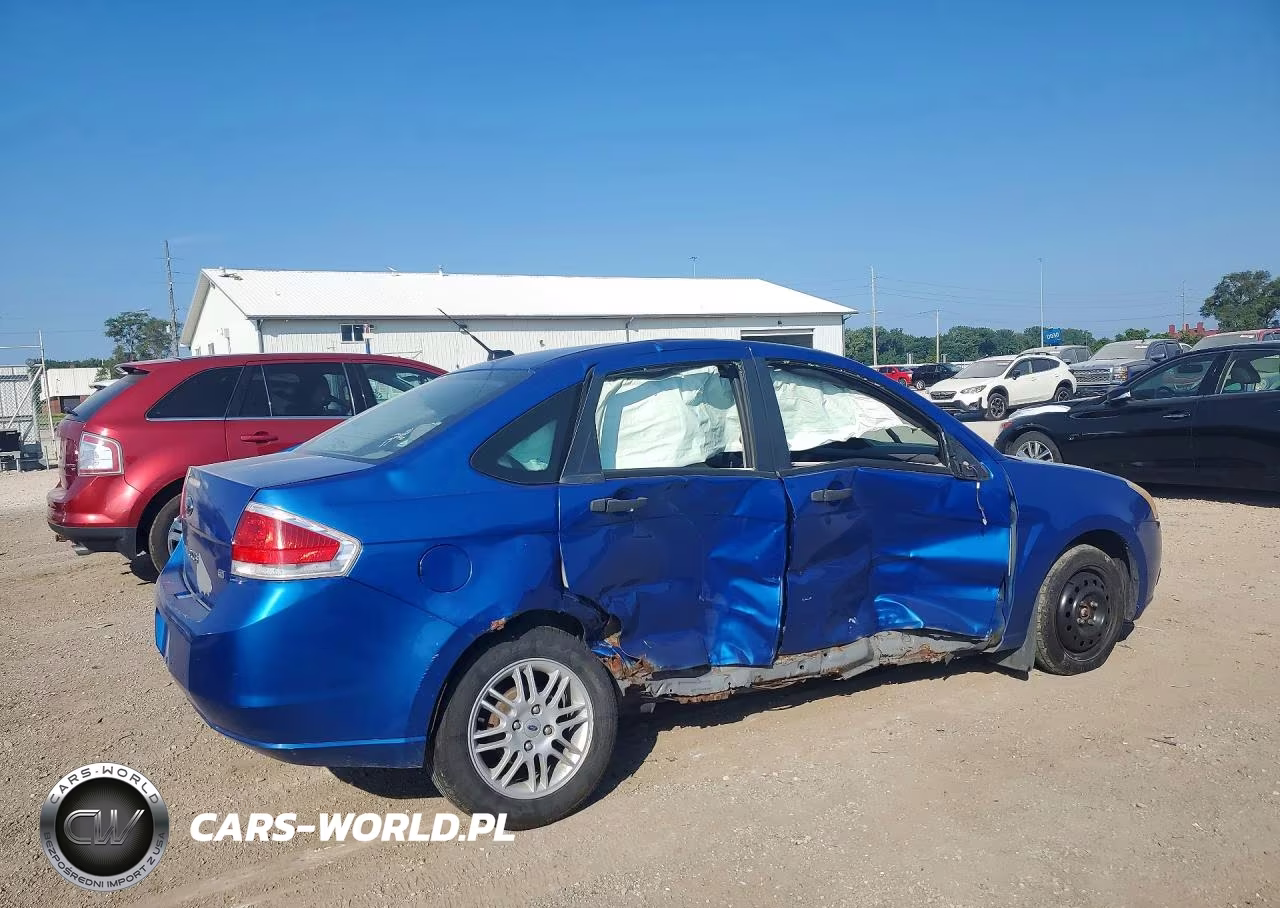 2010 Ford Focus Se VIN:1FAHP3FN6AW207175 - 3