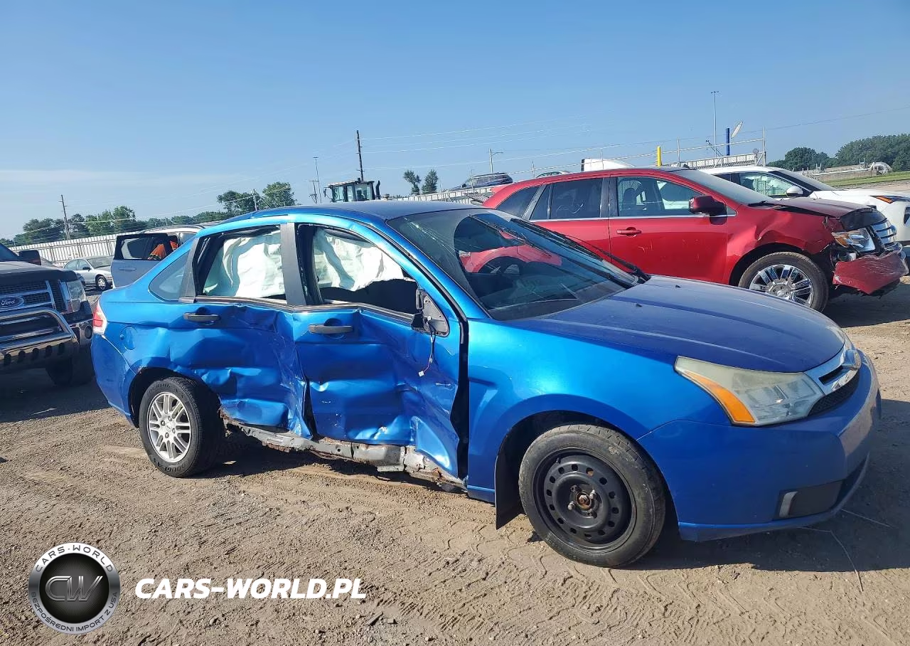 2010 Ford Focus Se VIN:1FAHP3FN6AW207175 - 4