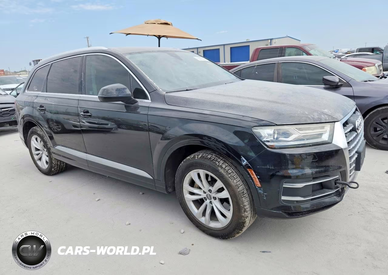 2017 Audi Q7 Premium Plus VIN:WA1LAAF77HD040255 - 4