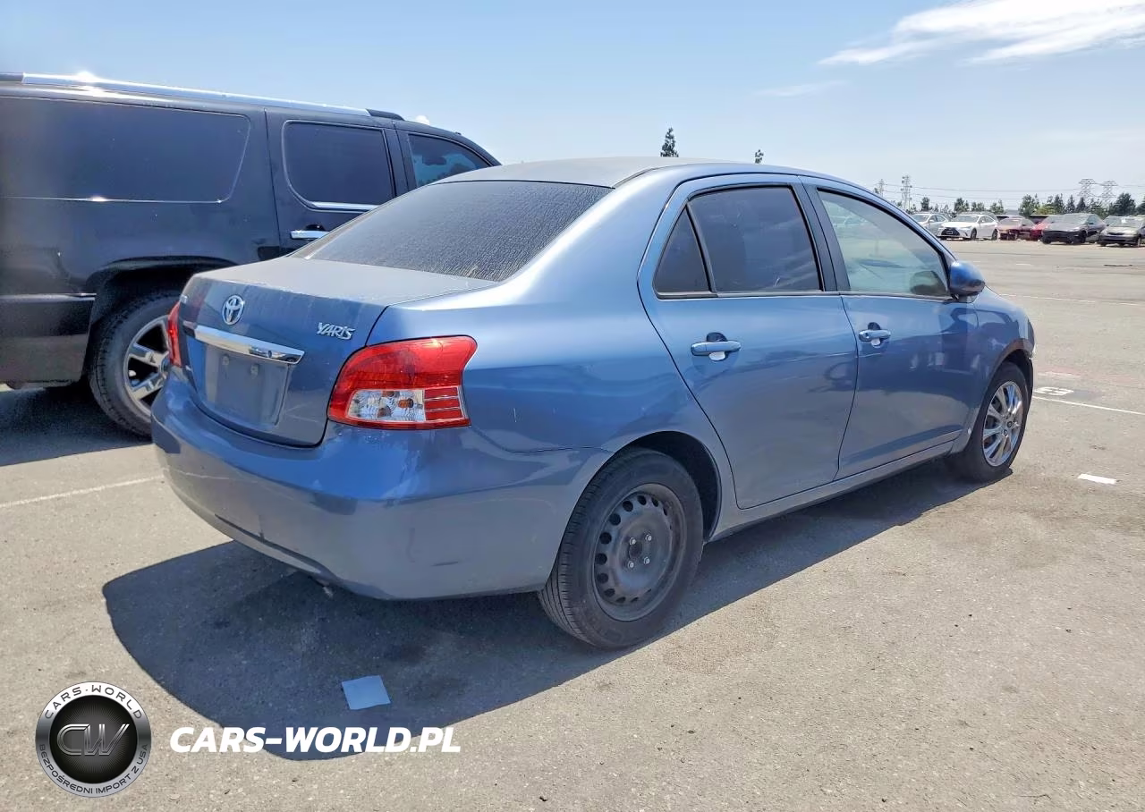 2010 Toyota Yaris Base VIN:JTDBT4K37A4069910 - 3