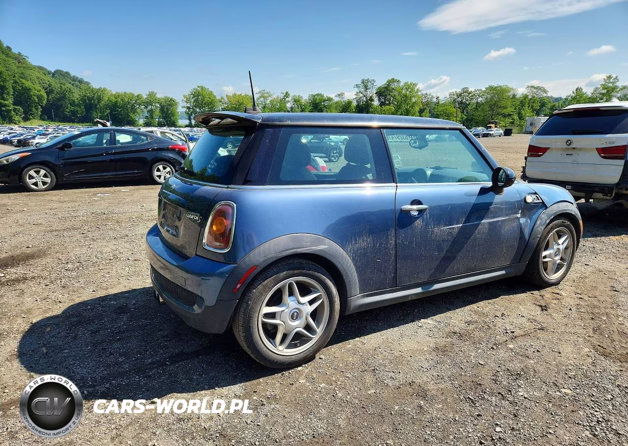 2010 Mini Cooper S VIN:WMWMF7C51ATZ68959 - 3
