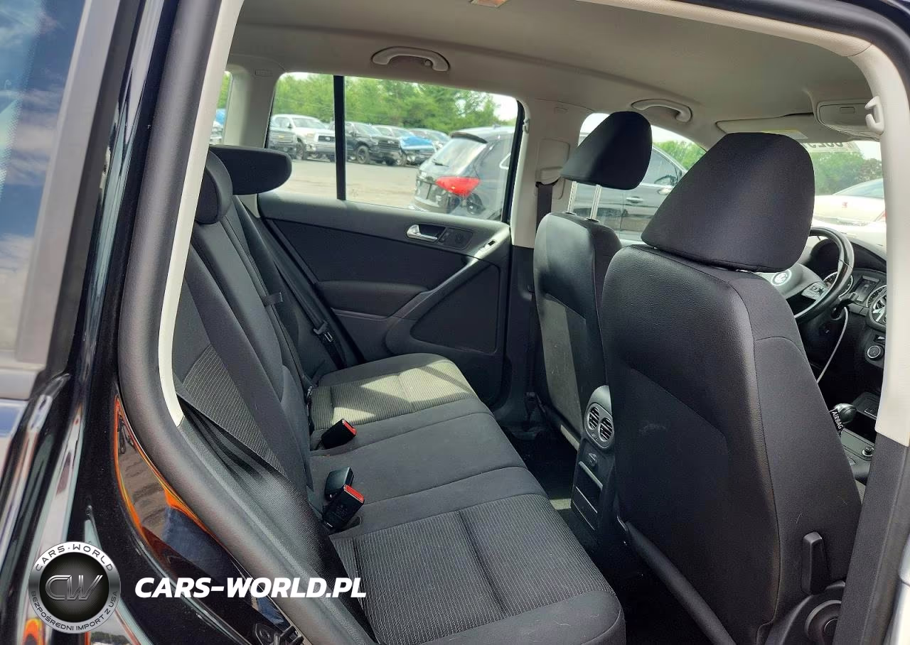 2017 Volkswagen Tiguan S VIN:WVGBV7AX8HK047013 - 10