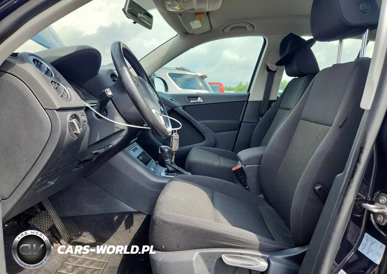 2017 Volkswagen Tiguan S VIN:WVGBV7AX8HK047013 - 7