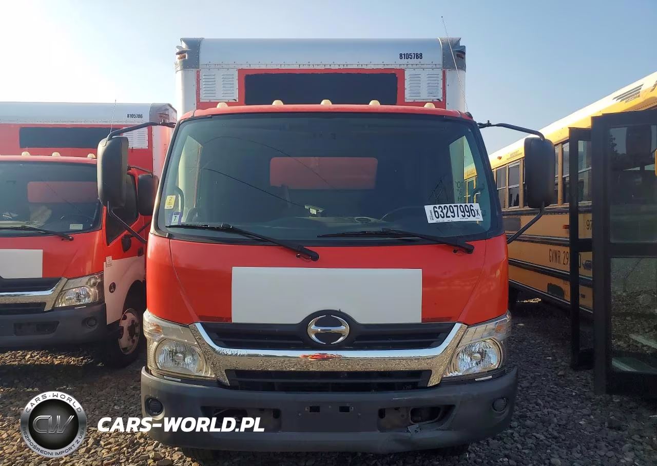 2018 Hino 195 Box Truck VIN:JHHSDM2H5JK006113 - 5