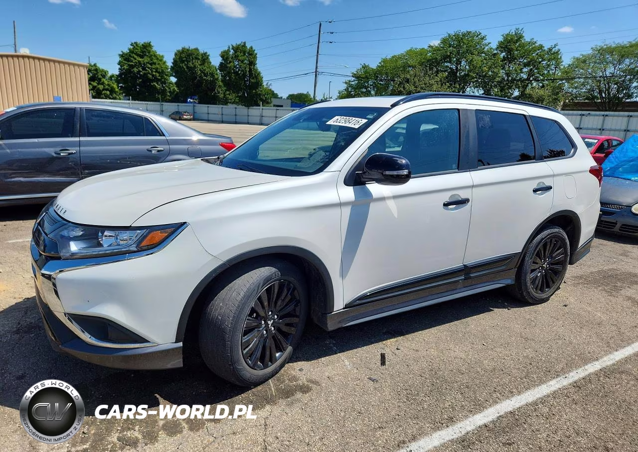 2020 Mitsubishi Outlander Se – zdjęcie 1 z 13