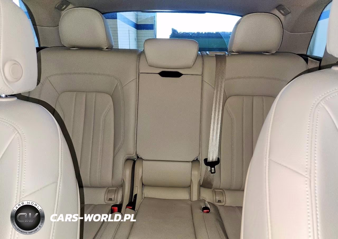 2019 Audi Q5 Premium VIN:WA1ANAFY4K2136142 - 10