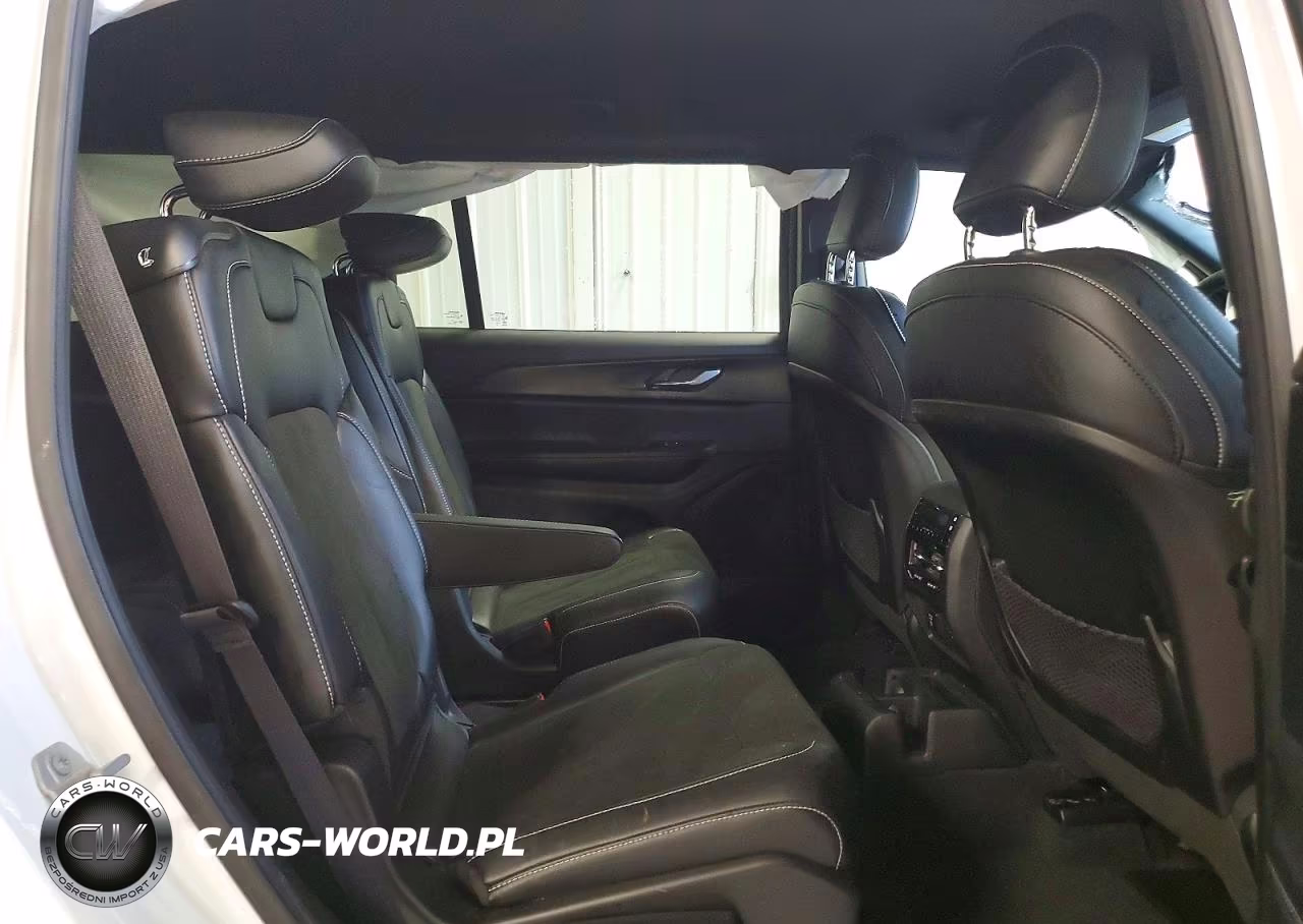 2025 Jeep Grand Cherokee L Laredo VIN:1C4RJKAGXS8765202 - 11
