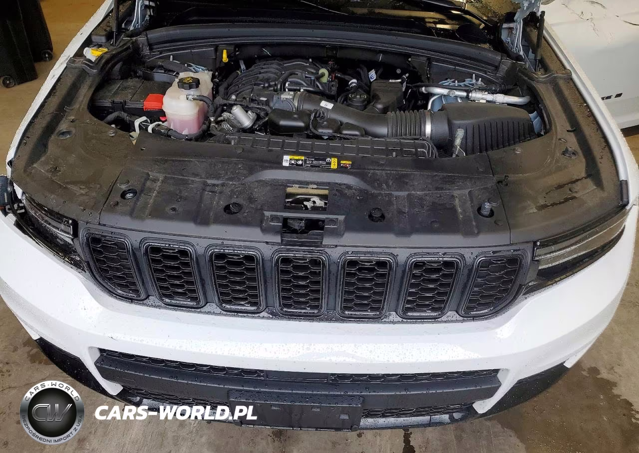 2025 Jeep Grand Cherokee L Laredo VIN:1C4RJKAGXS8765202 - 12
