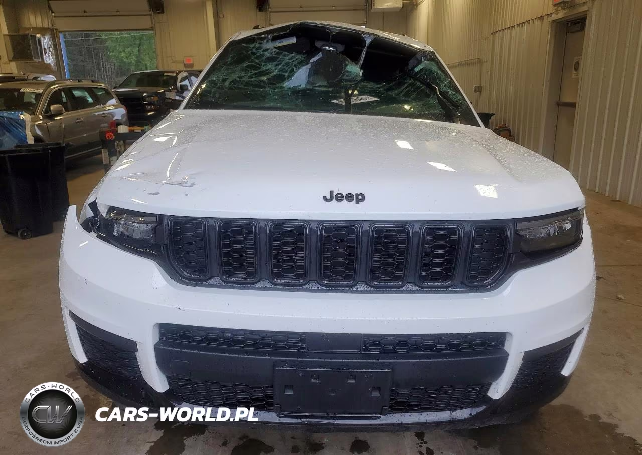 2025 Jeep Grand Cherokee L Laredo VIN:1C4RJKAGXS8765202 - 5