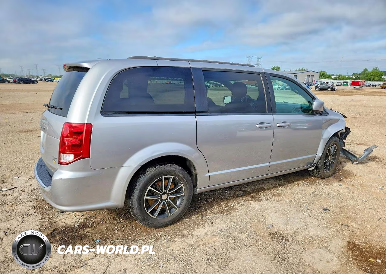 2018 Dodge Grand Caravan Gt VIN:2C4RDGEG5JR220977 - 3