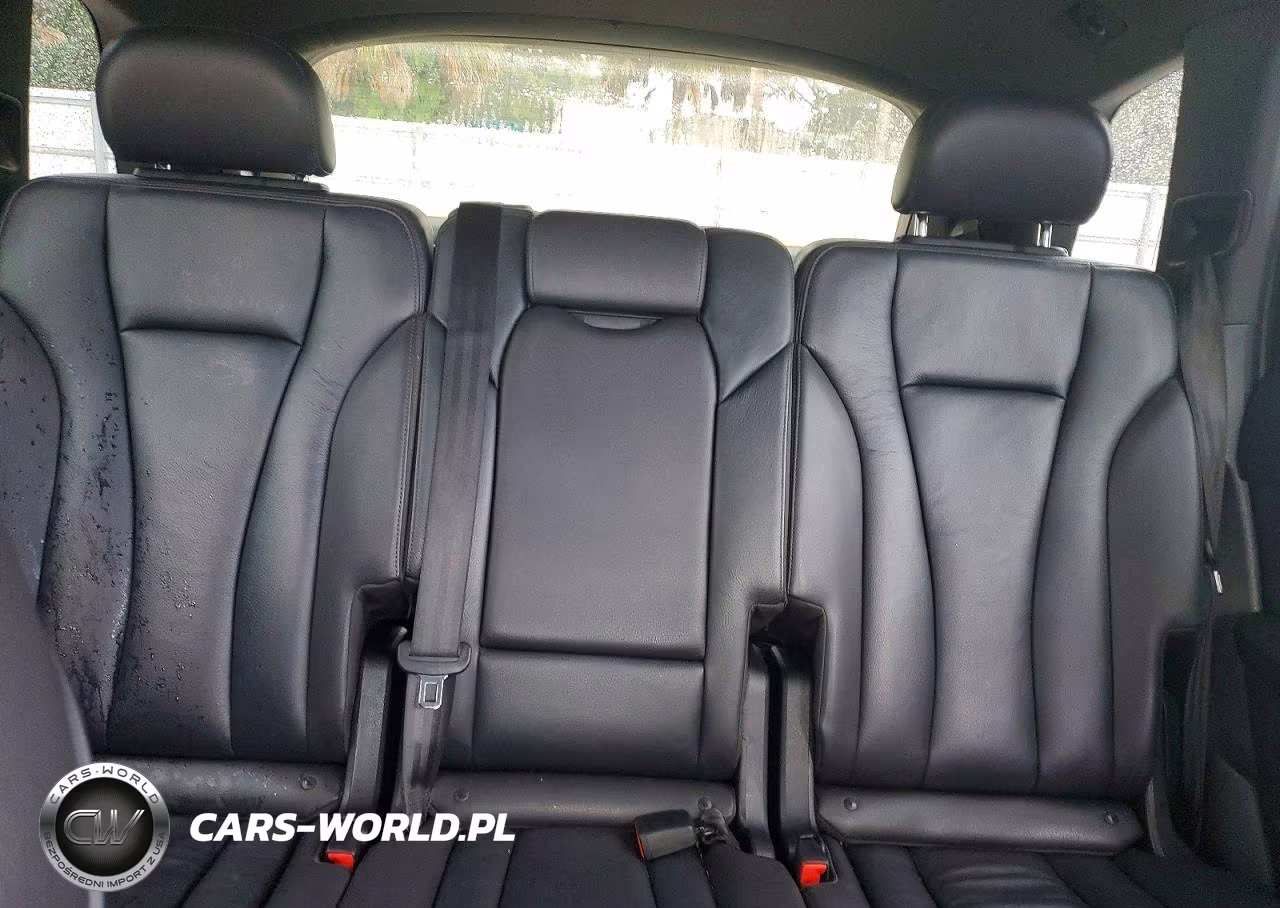 2018 Audi Q7 Premium VIN:WA1AAAF74JD012264 - 10