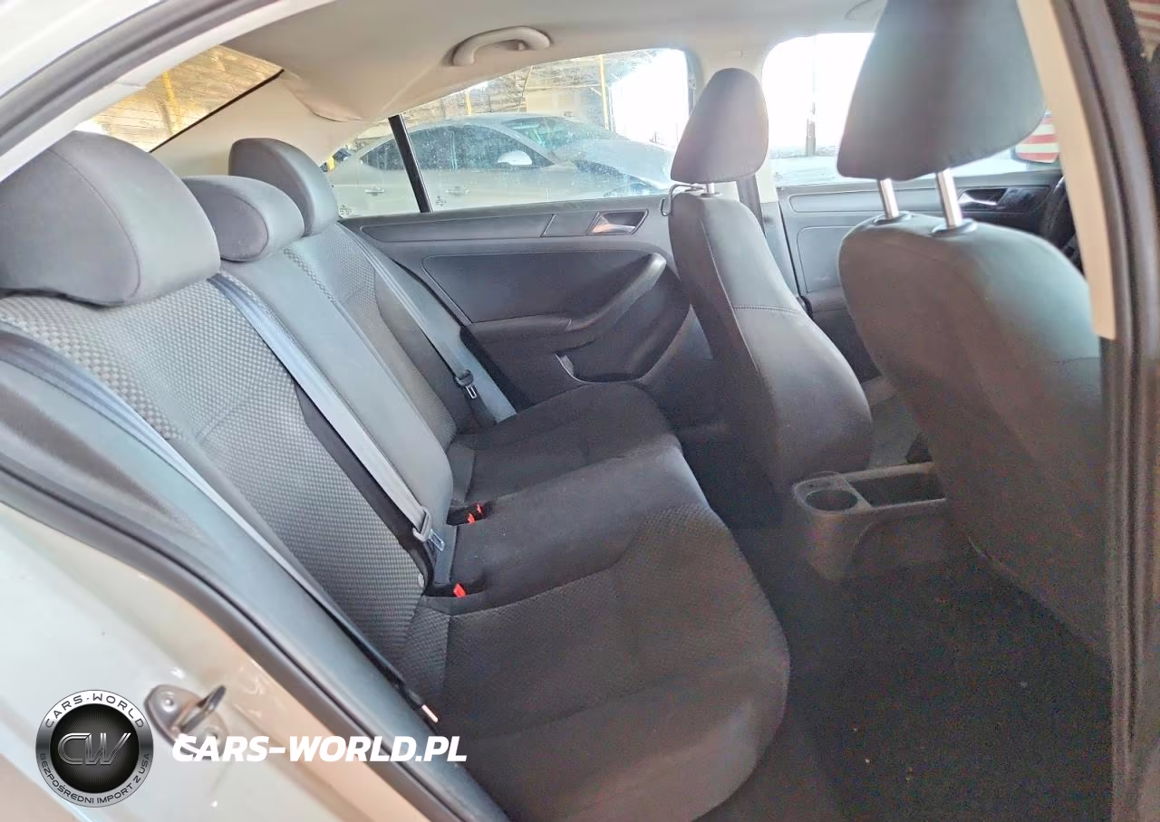 2011 Volkswagen Jetta Base VIN:3VW2K7AJ5BM391081 - 10