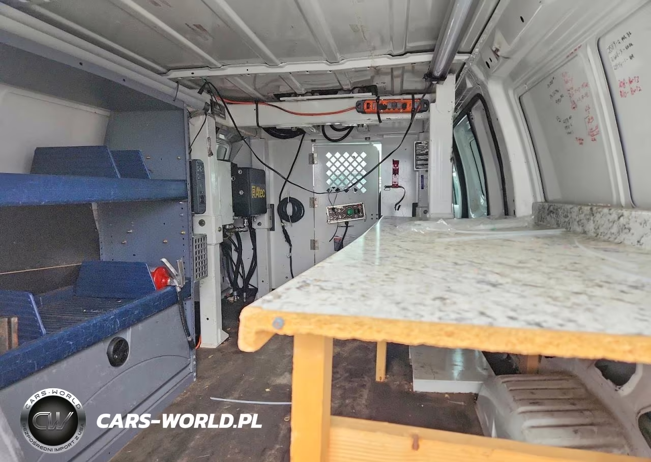 2011 Ford Econoline E350 Super Duty Van VIN:1FTSE3ES5BDB26100 - 10