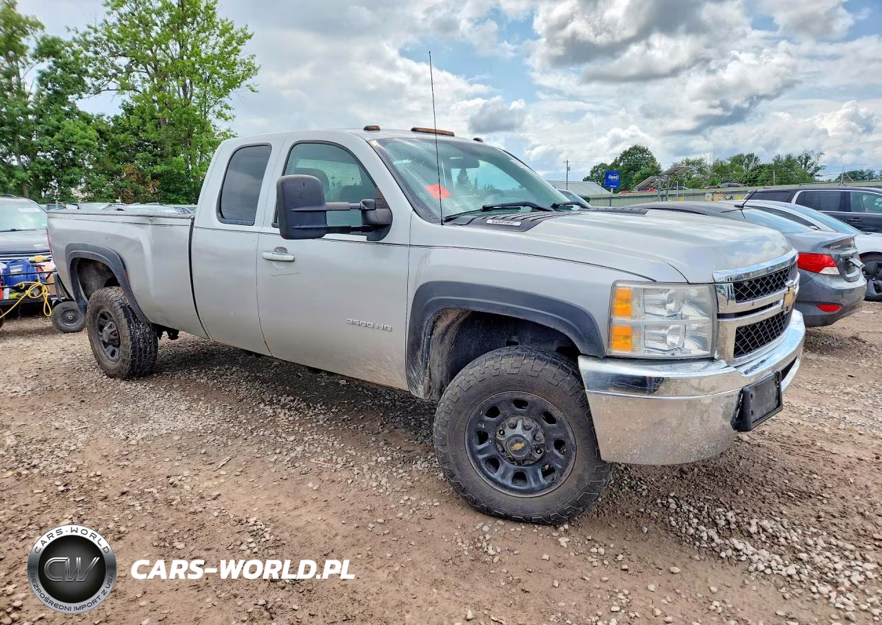 2011 Chevrolet Silverado K3500 VIN:1GC5KZCG3BZ415714 - 4