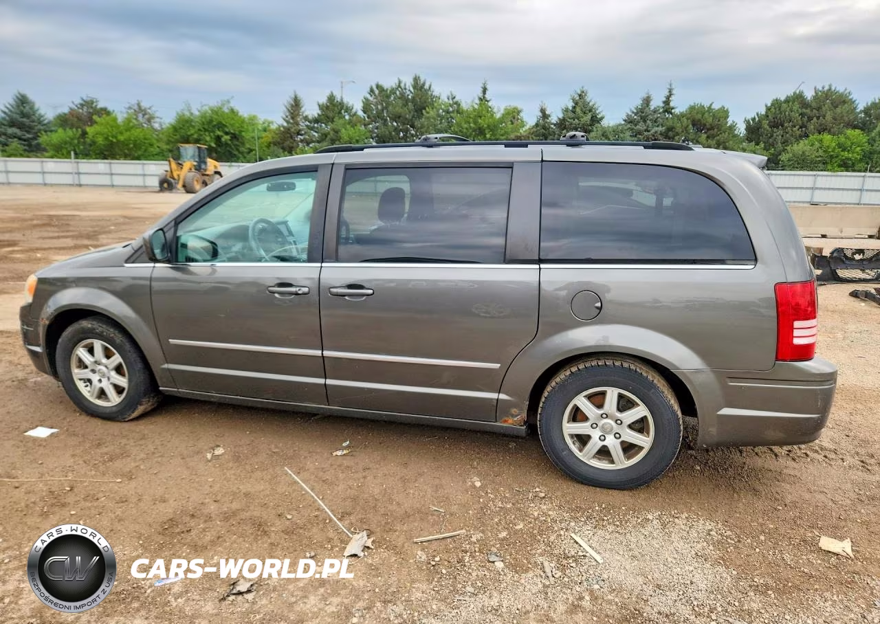 2010 Chrysler Town & Country Touring VIN:2A4RR5D13AR300355 - 2