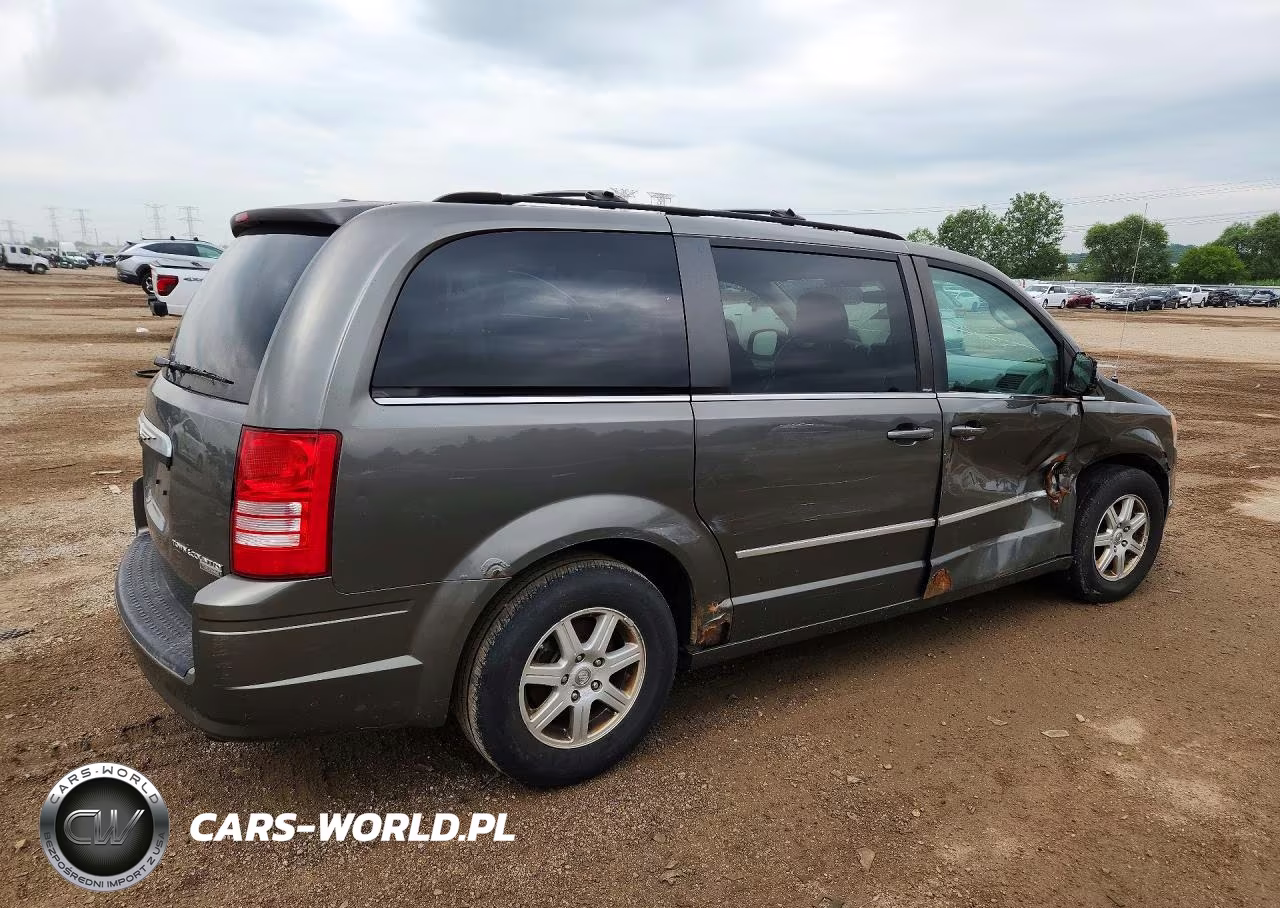 2010 Chrysler Town & Country Touring VIN:2A4RR5D13AR300355 - 3