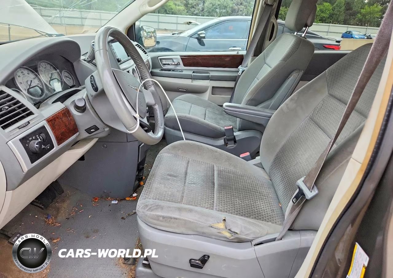 2010 Chrysler Town & Country Touring VIN:2A4RR5D13AR300355 - 7