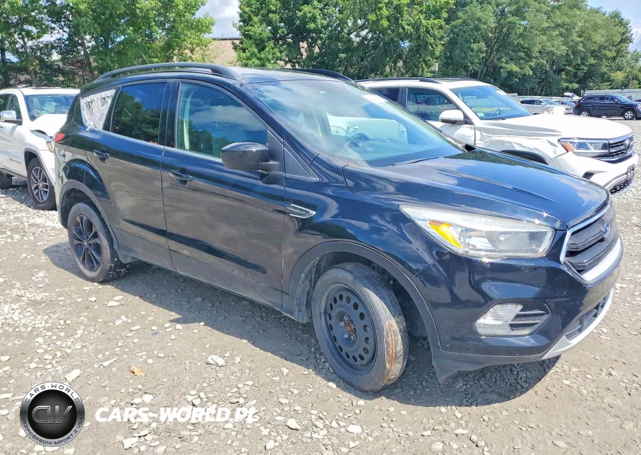 2018 Ford Escape Se VIN:1FMCU9GD2JUB01528 - 4