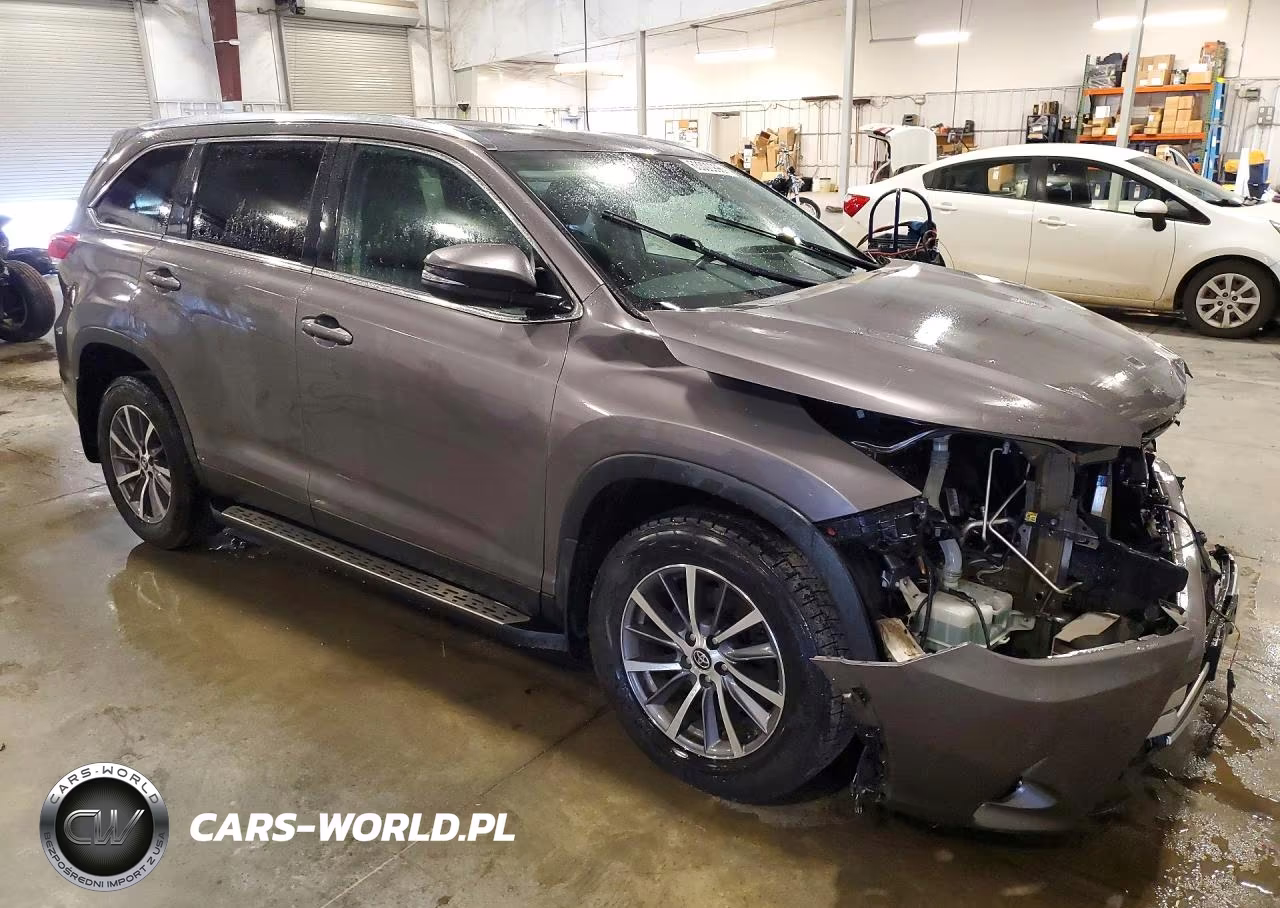 2019 Toyota Highlander Xle VIN:5TDJZRFHXKS592650 - 4