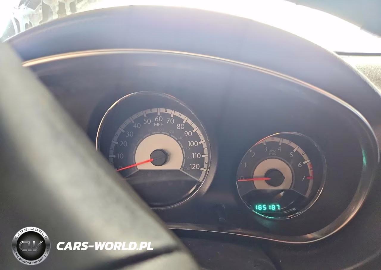 2013 Chrysler 200 Lx VIN:1C3CCBABXDN735999 - 9