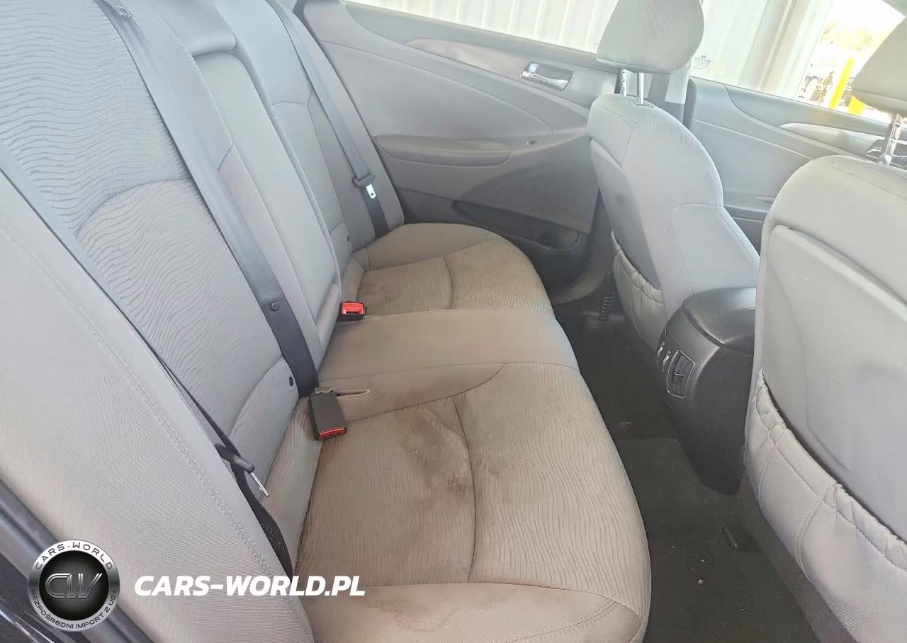 2013 Hyundai Sonata Hybrid VIN:KMHEC4A43DA082694 - 10