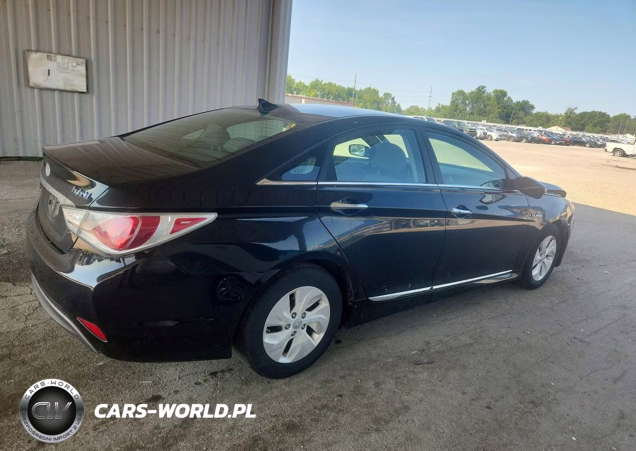 2013 Hyundai Sonata Hybrid VIN:KMHEC4A43DA082694 - 3