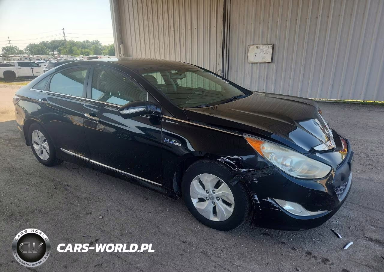 2013 Hyundai Sonata Hybrid VIN:KMHEC4A43DA082694 - 4