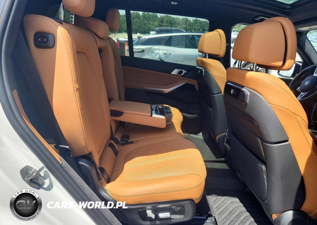 2024 BMW X7 xDrive40I VIN:5UX23EM04R9U25297 - 11