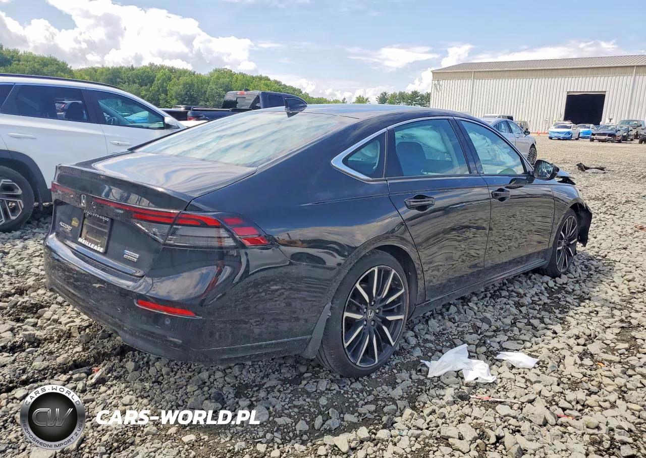 2023 Honda Accord Touring Hybrid VIN:1HGCY2F80PA065564 - 3