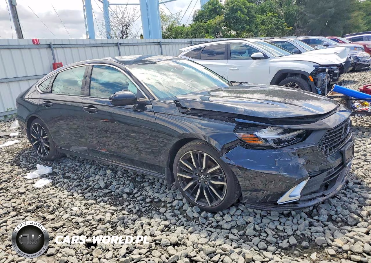2023 Honda Accord Touring Hybrid VIN:1HGCY2F80PA065564 - 4