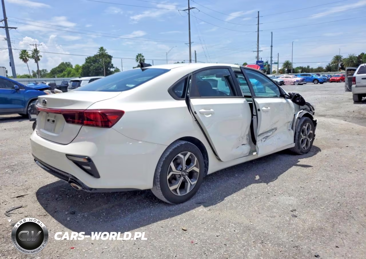 2021 Kia Forte Lxs VIN:3KPF24AD7ME341101 - 3