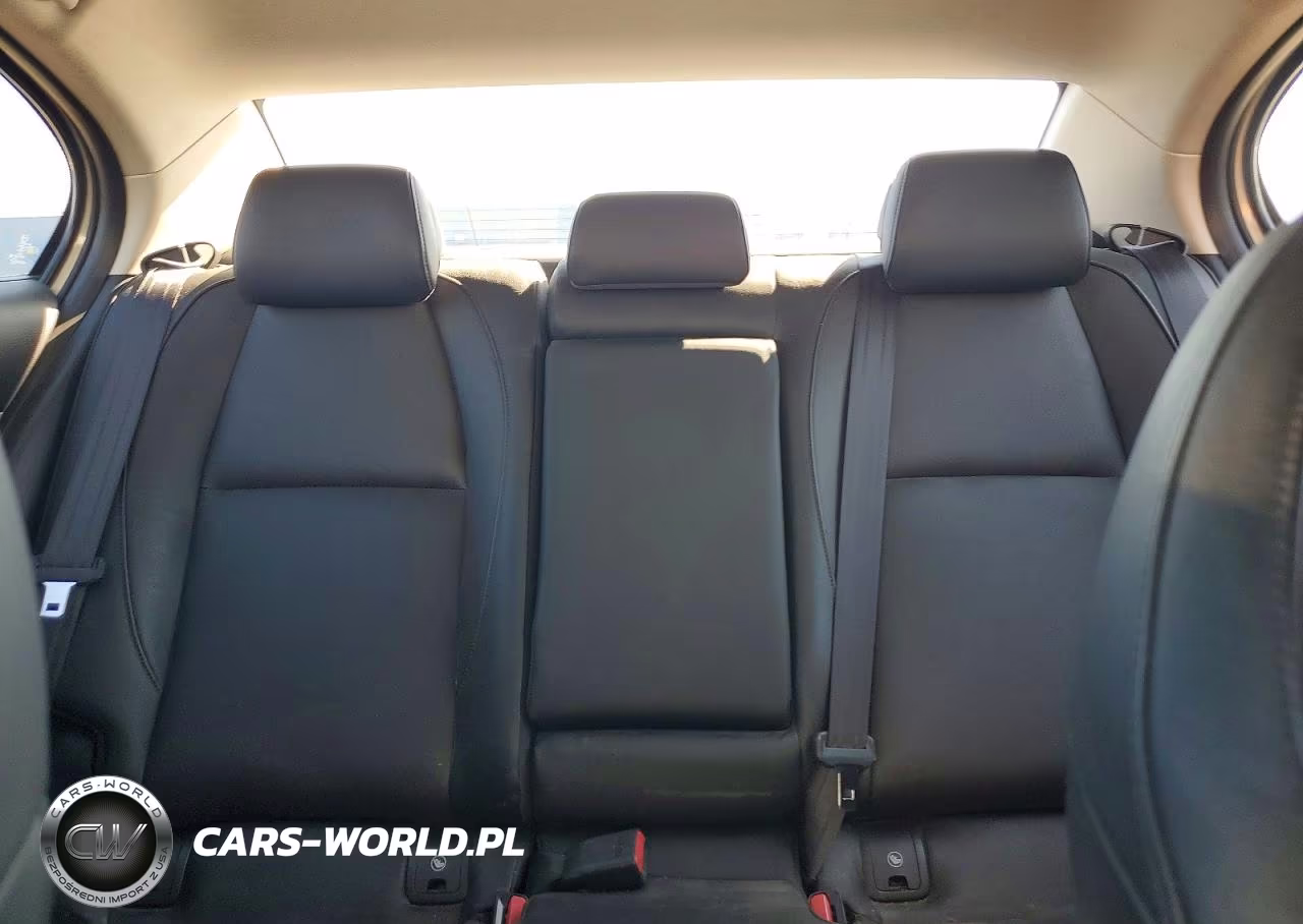 2019 Mazda 3 Premium VIN:JM1BPBEM0K1131101 - 10