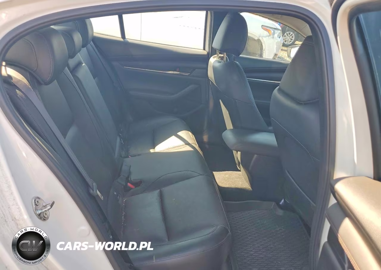 2019 Mazda 3 Premium VIN:JM1BPBEM0K1131101 - 11