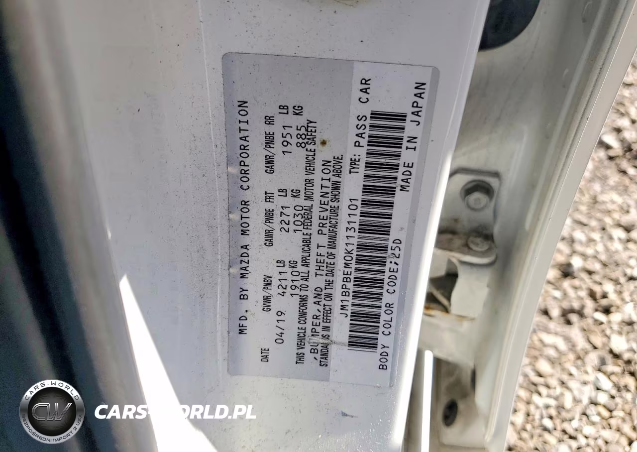 2019 Mazda 3 Premium VIN:JM1BPBEM0K1131101 - 13
