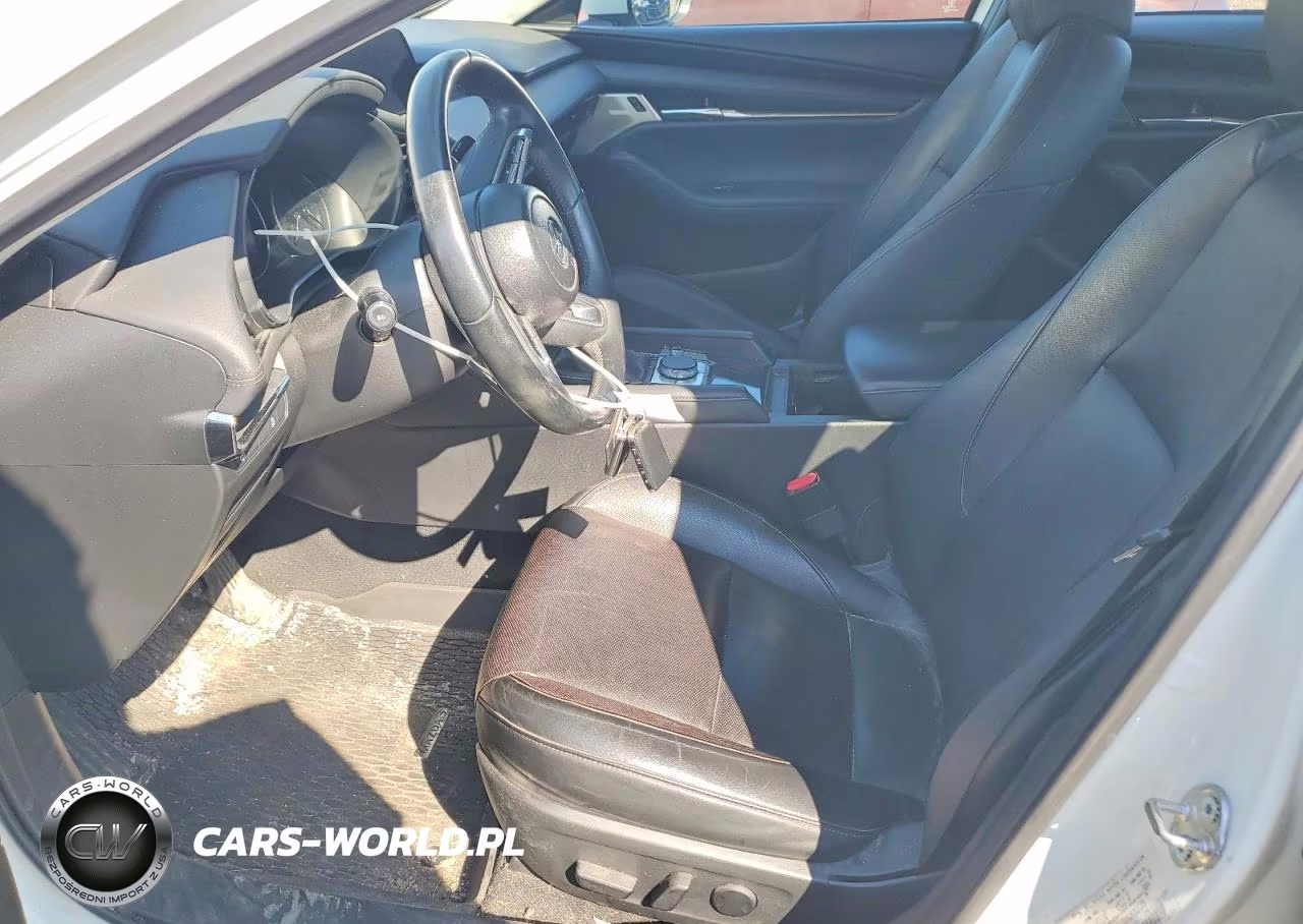 2019 Mazda 3 Premium VIN:JM1BPBEM0K1131101 - 7
