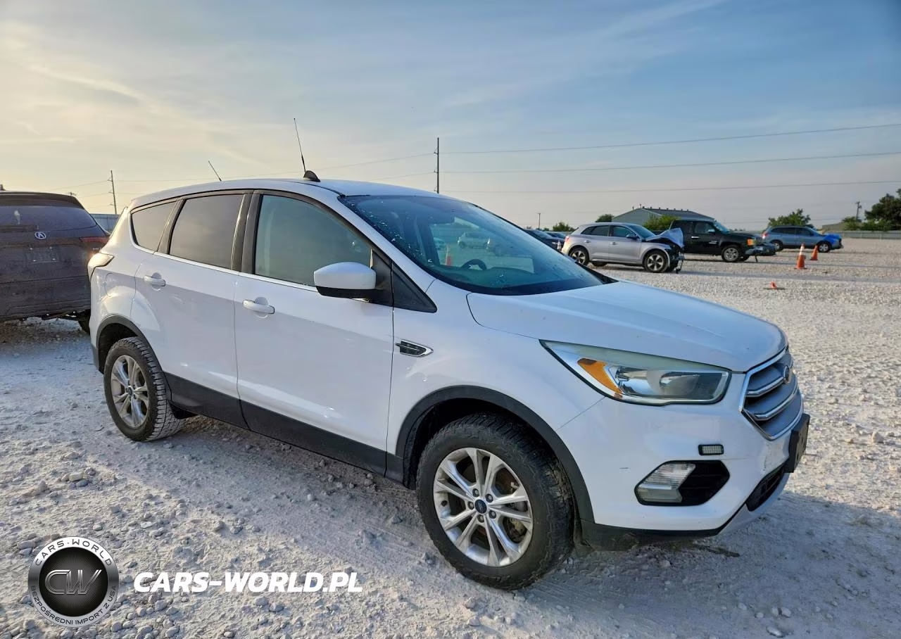 2017 Ford Escape Se VIN:1FMCU9GD4HUA39530 - 4