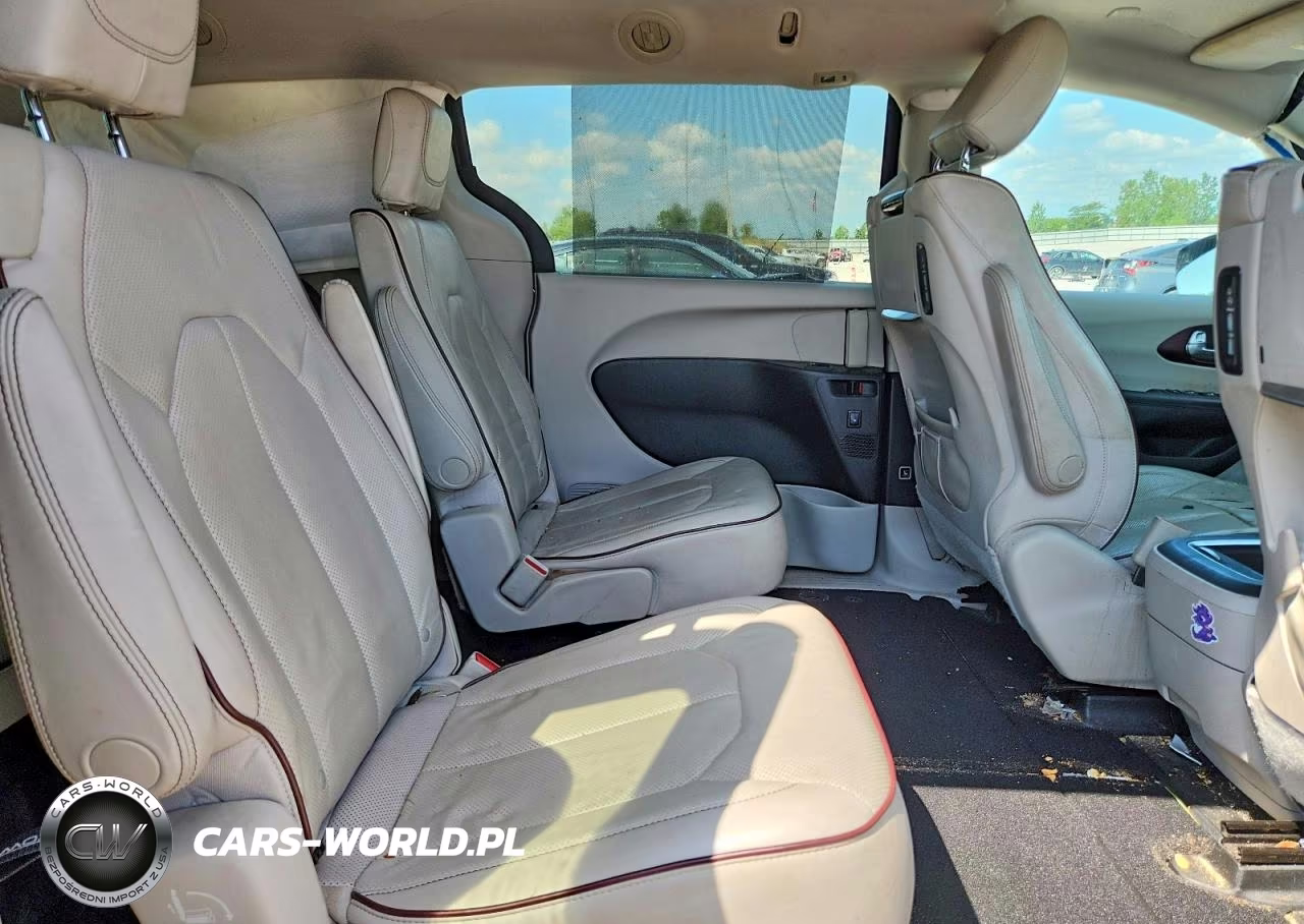 2017 Chrysler Pacifica Limited VIN:2C4RC1GG3HR528608 - 11
