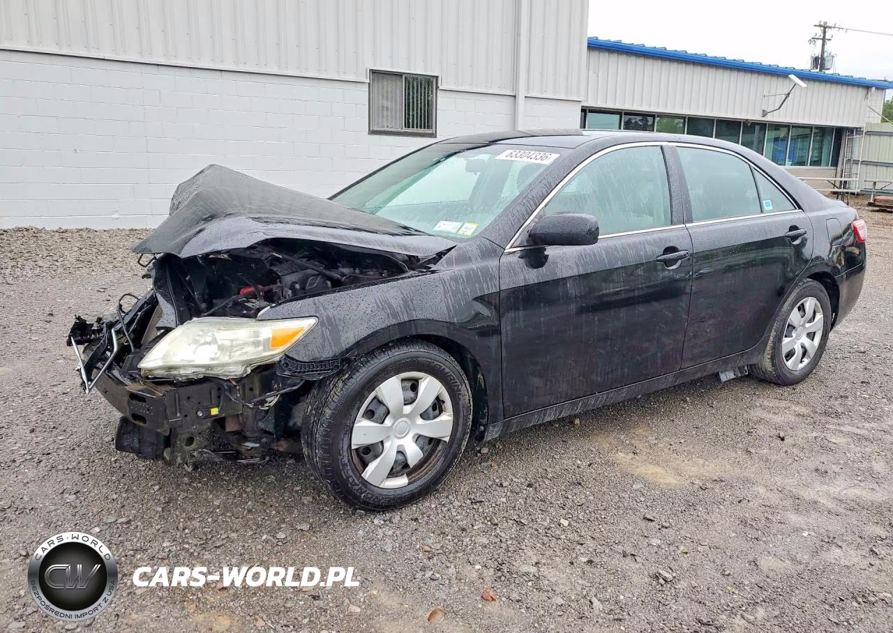 2010 Toyota Camry Le – zdjęcie 1 z 13