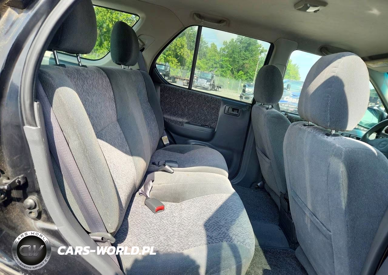 2002 Isuzu Rodeo S VIN:4S2DM58W724328723 - 11