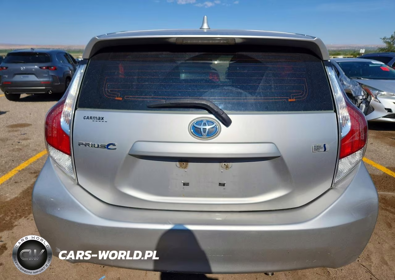 2015 Toyota Prius C Two VIN:JTDKDTB38F1578694 - 6
