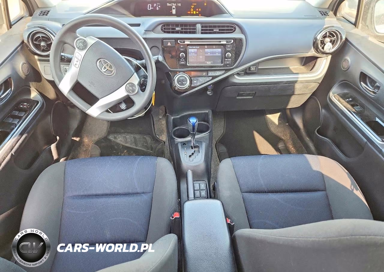 2015 Toyota Prius C Two VIN:JTDKDTB38F1578694 - 8
