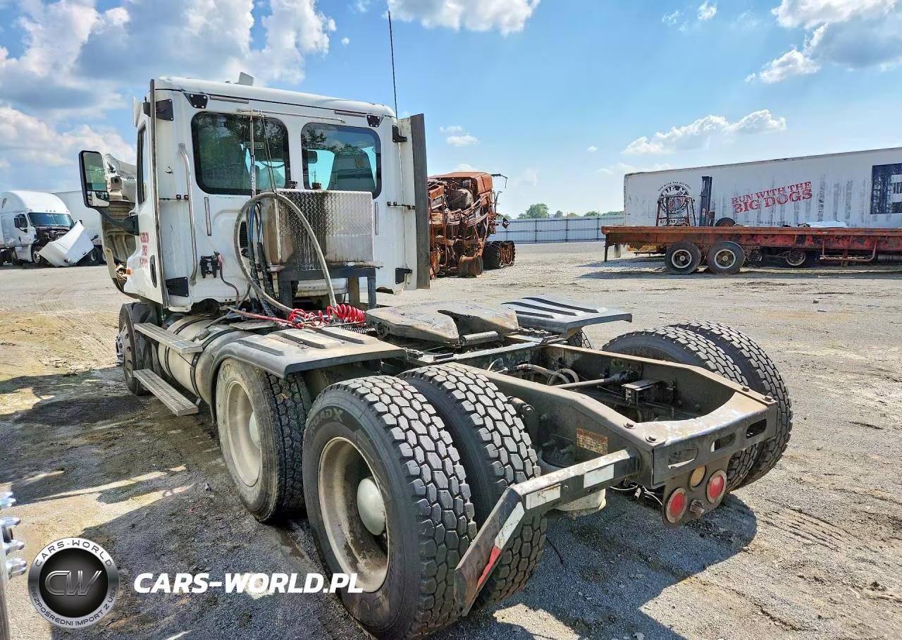 2015 Freightliner Cascadia Semi Truck VIN:3AKJGEBG7FSGT0967 - 2