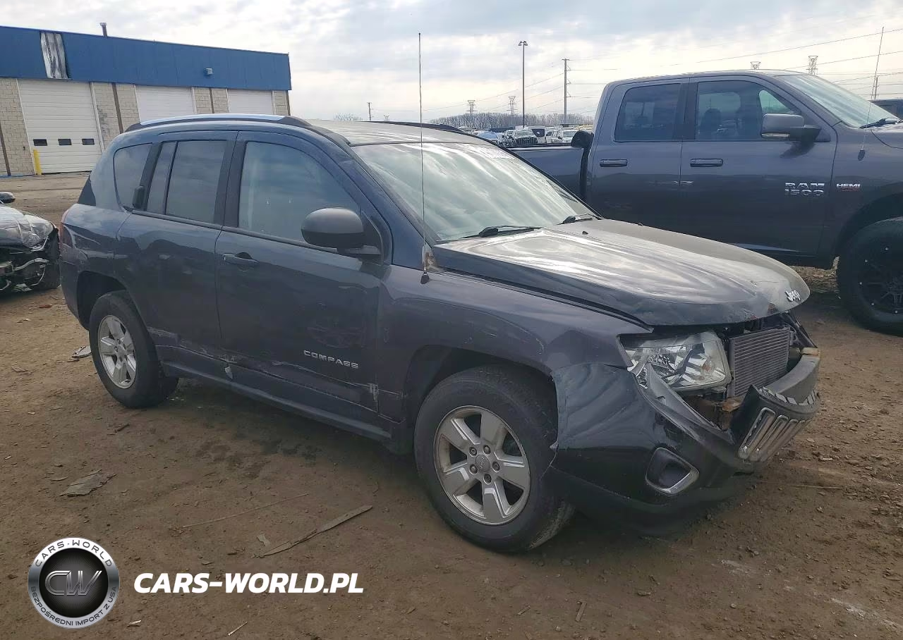 2014 Jeep Compass Sport VIN:1C4NJCBA2ED796941 - 4