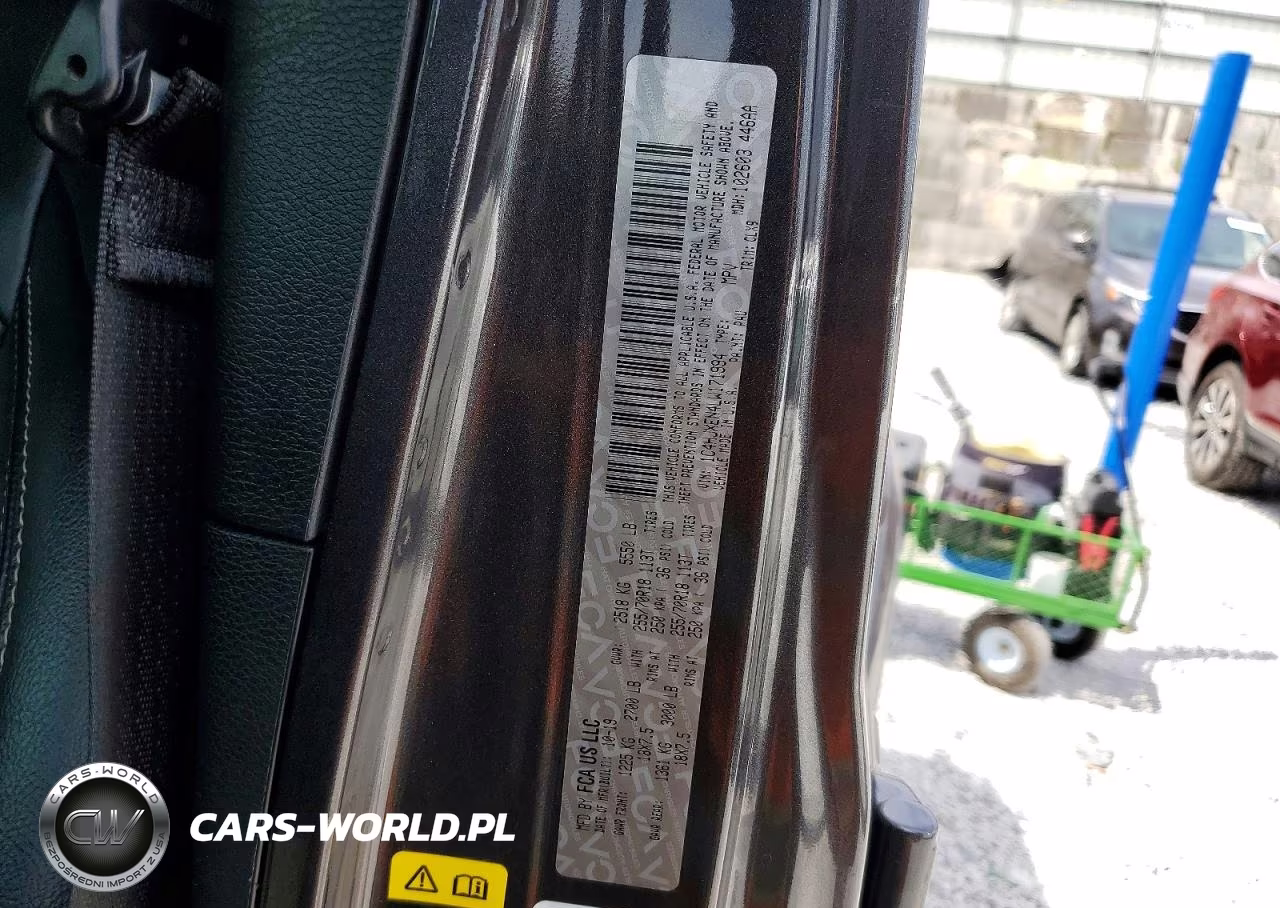 2020 Jeep Wrangler Unlimited Sahara VIN:1C4HJXEN4LW171994 - 13