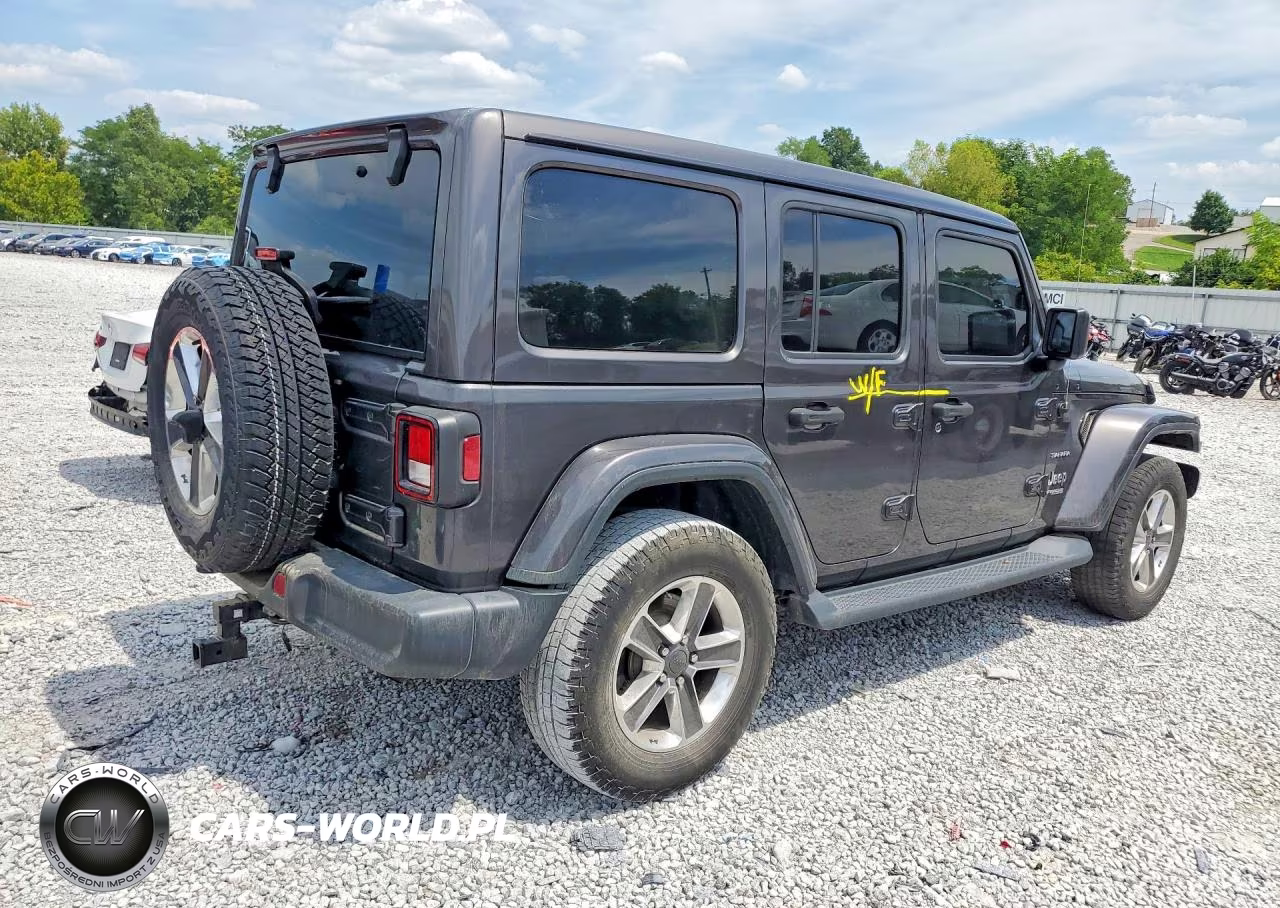 2020 Jeep Wrangler Unlimited Sahara VIN:1C4HJXEN4LW171994 - 3